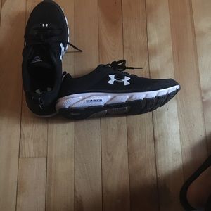 Running shoes under armour